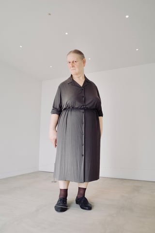 青森県 十和田市現代美術館 スタンディング・ウーマン
Standing Woman at Towada Art Center - Aomori Pref