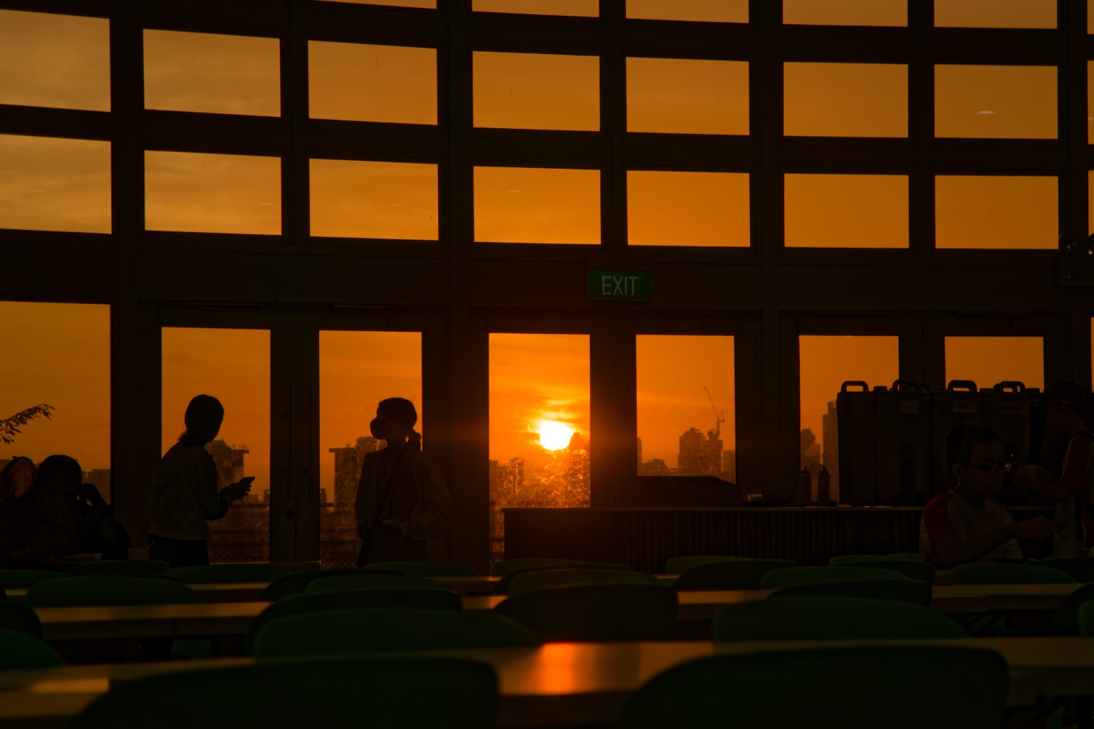 人生初の海外はシンガポール🇸🇬
あくまで研修ということで大がかりな準備はしていませんでしたが、父のコンデジが思ったよりも自分撮影スタイルにハマり、最高のクリスマスとなりました😊