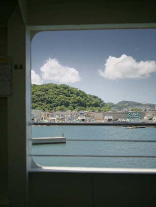 夏の写真見てたら旅に出たくなったので、旅に出ることにしました
青春の、青抜き春抜きみたいな人生です