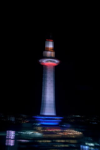 いつもと違う撮り方をした京都タワー