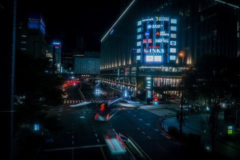 はじめて夜の街を撮影しました。楽しい…！！