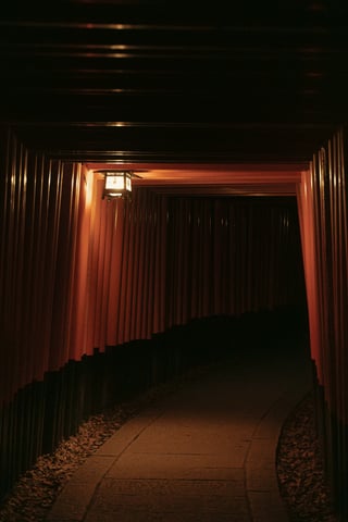 夜の伏見稲荷はほどほどに怖くて、ほどほどに異世界でした。