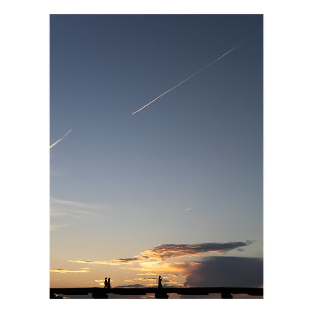 夕暮れ。帰る人。明日への希望を胸に抱いて。