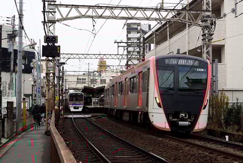 都営浅草線5500形
京成八幡駅～