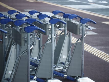 何かスターウオーズにこんな顔した
ドロイドいたような？
羽田空港