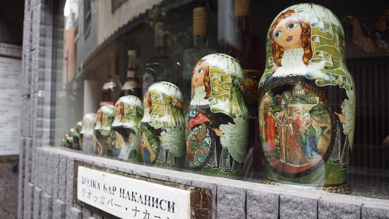 色っぽいマトリョーシカやね
　京都　先斗町　14ｍｍＦ2.5