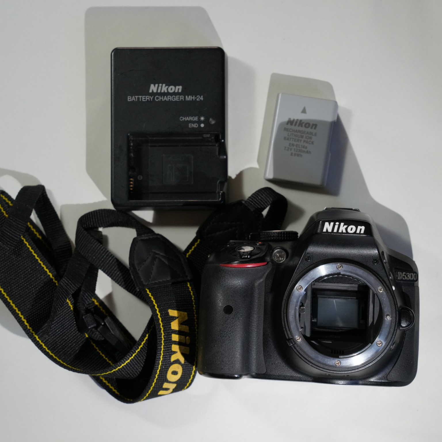 ニコン D5300 ボディの中古 (訳あり)・¥18,000・シャッター23,389回 by