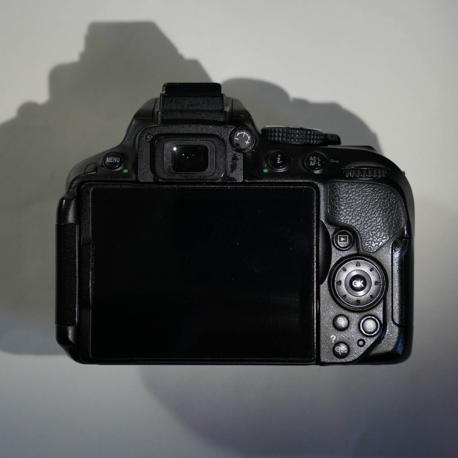 ニコン D5300 ボディの中古 (訳あり)・¥18,000・シャッター23,389回 by