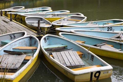 繋がれたボート