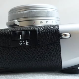 X100VI "シルバー"