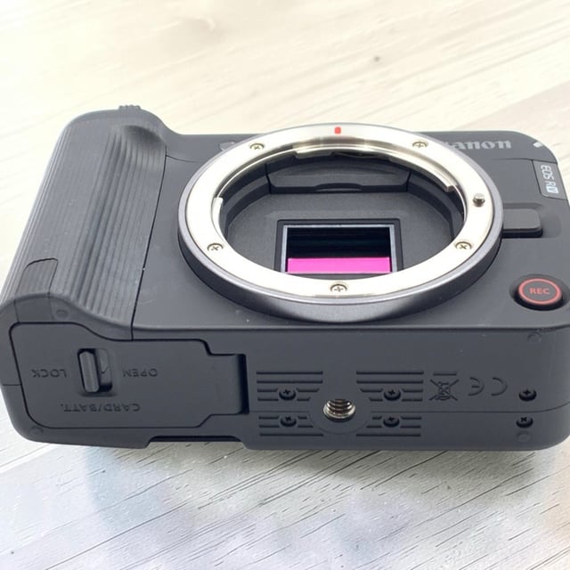 EOS R50 V ボディ "ブラック"
