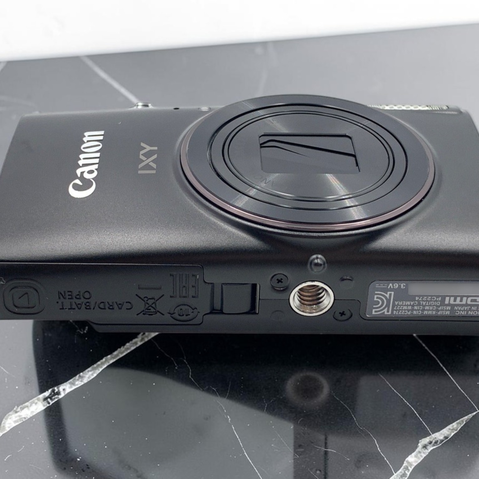 Canon IXY 650 m 