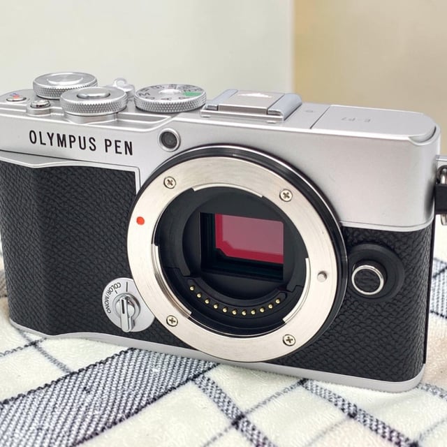 OLYMPUS PEN E-P7 ボディ "シルバー"