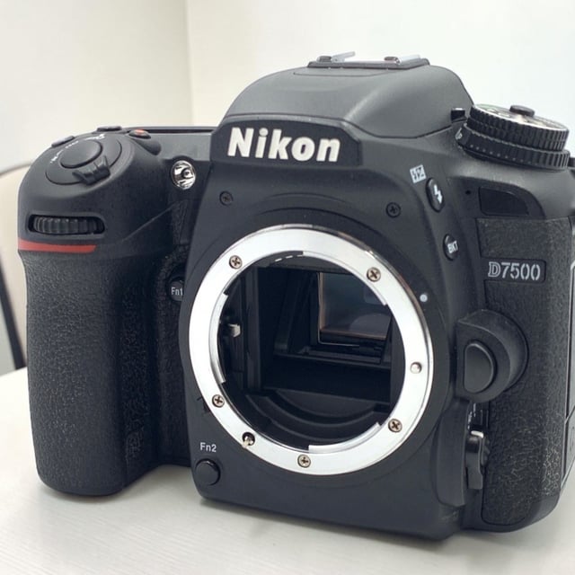 D7500 ボディ