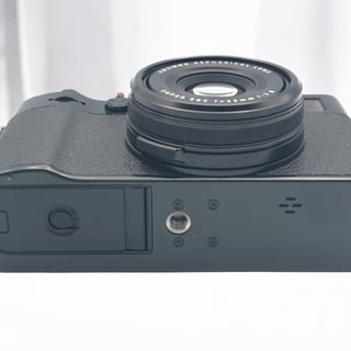 X100V "ブラック"