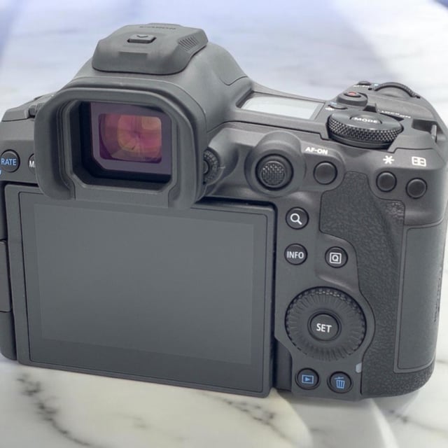 EOS R5 Mark II ボディ