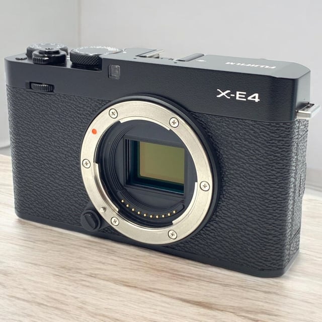 X-E4 ボディ