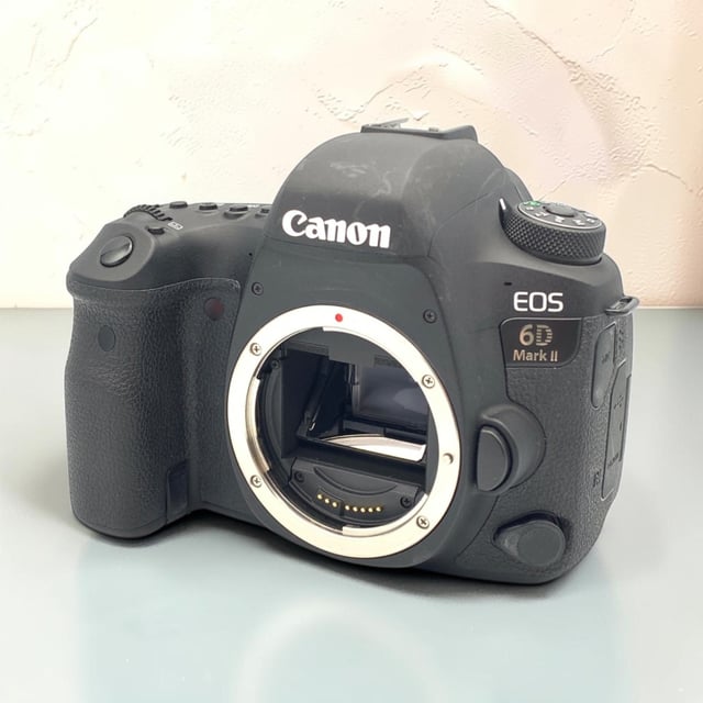 EOS 6D Mark II ボディ