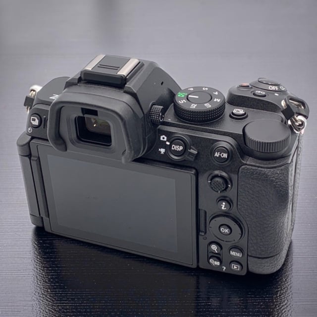 Z5II ボディ