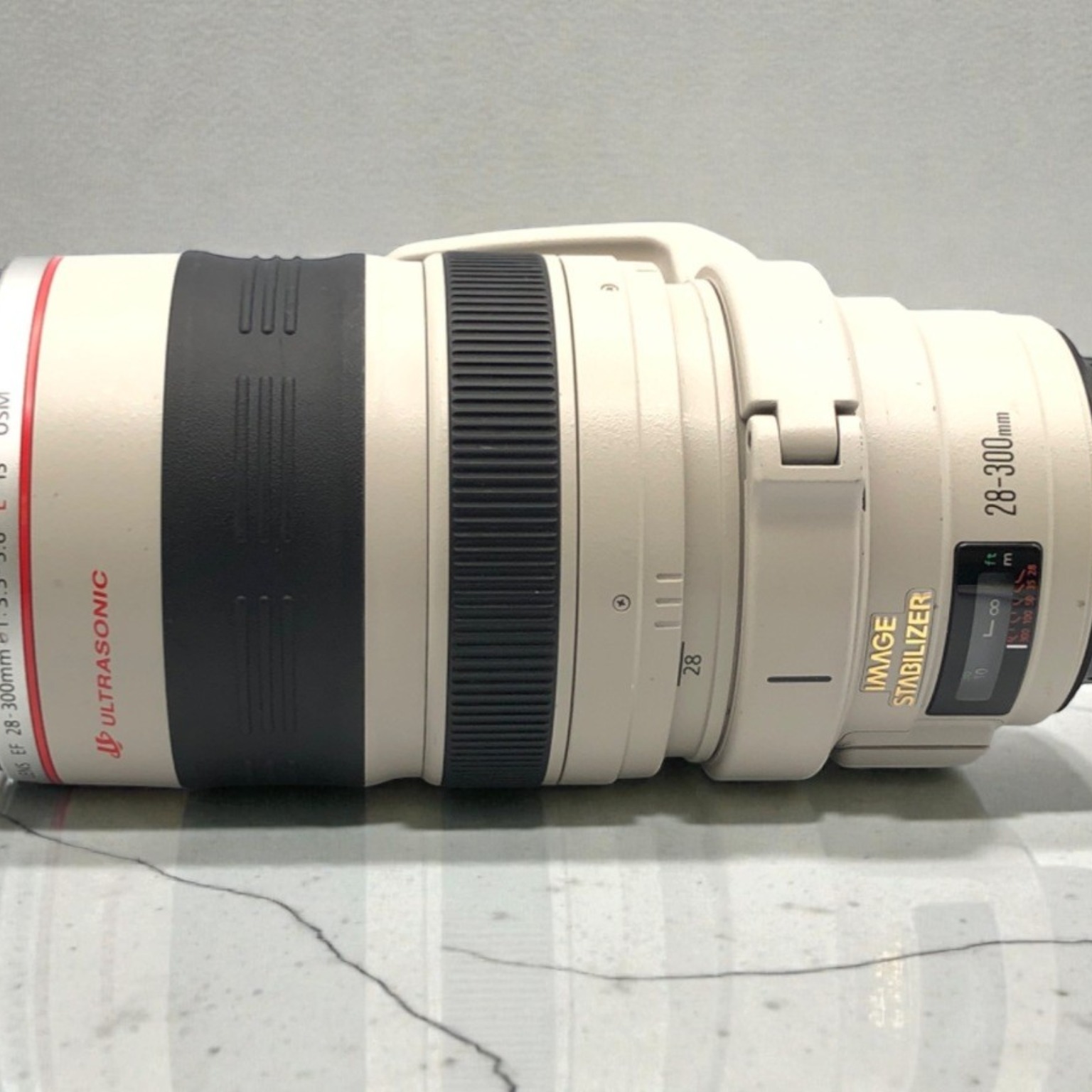 Canon EF 28-300mm F3.5-5.6L IS USMの中古 (美品)・¥118,010