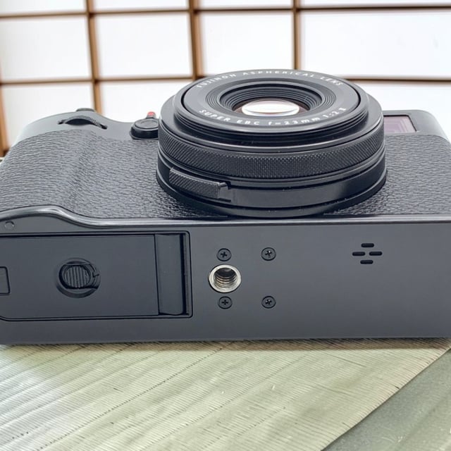 X100V "ブラック"