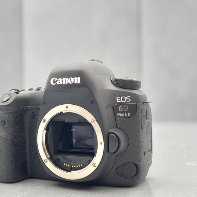 EOS 6D Mark II ボディ