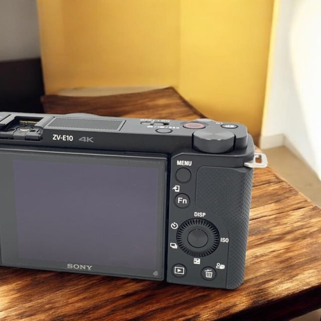 VLOGCAM ZV-E10 ボディ "ブラック"