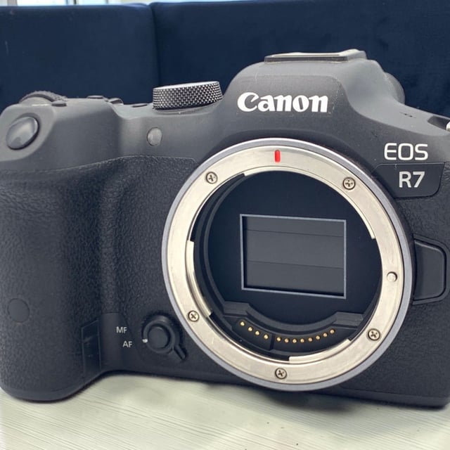 EOS R7 ボディ