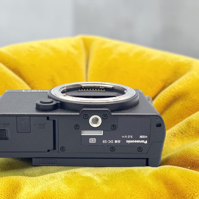 LUMIX S9(DC-S9) ボディ "ジェットブラック"