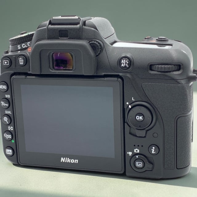 D7500 ボディ