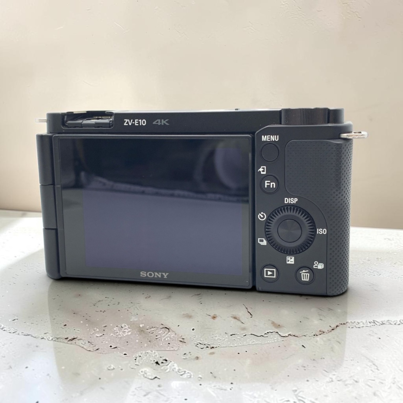 SONY α zve10 (ボディー) 中古　動作品　zv-e10 VLOGCAM ZV-E10 ボディ [ブラック] 中古価格比較 - 価格.com