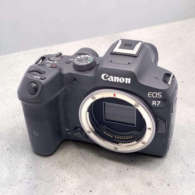 EOS R7 ボディ