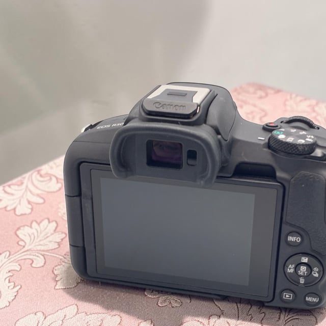 EOS R50 ボディ "ブラック"
