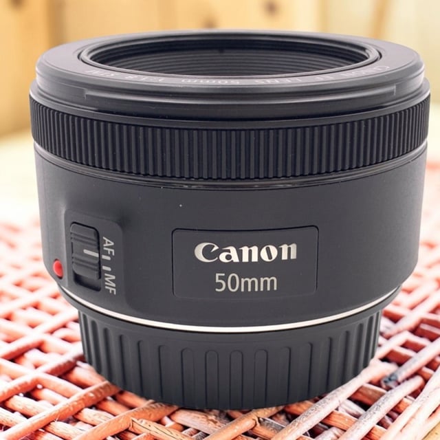 EF 50mm F1.8 STM