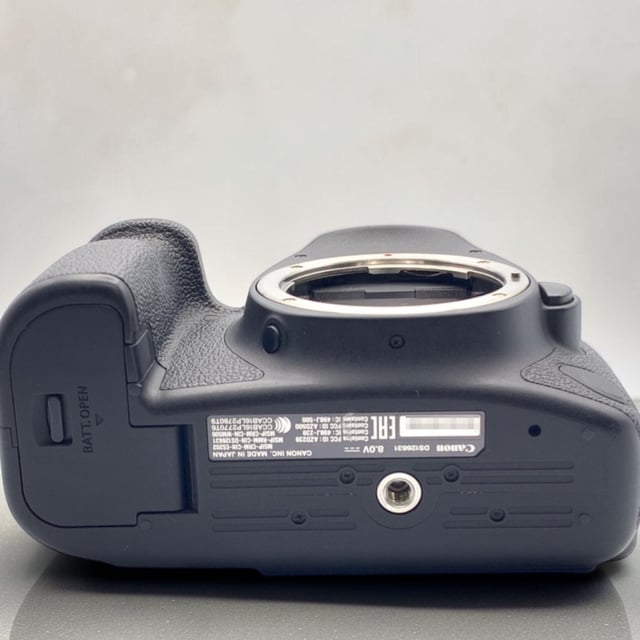 EOS 6D Mark II ボディ