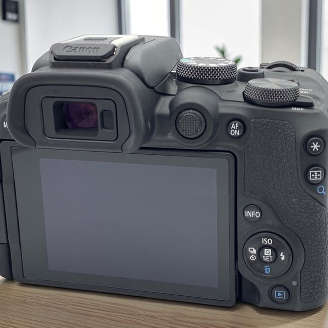 EOS R10 ボディ