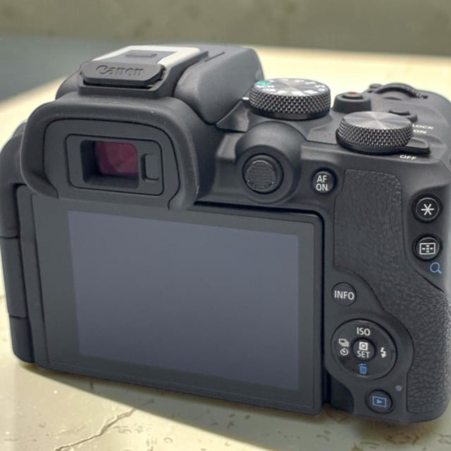 EOS R10 ボディ