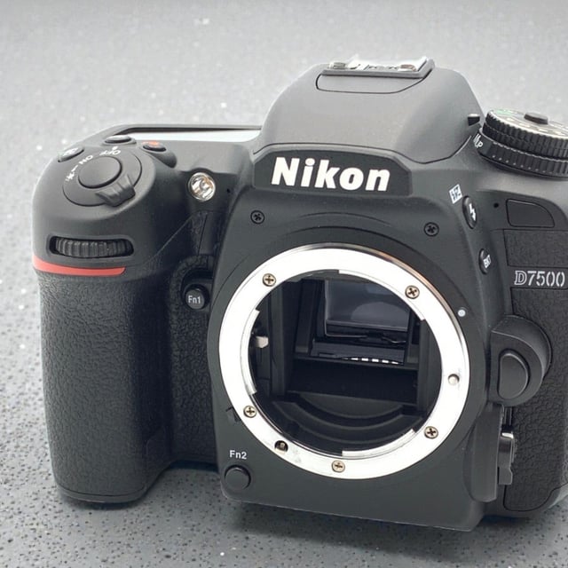 D7500 ボディ