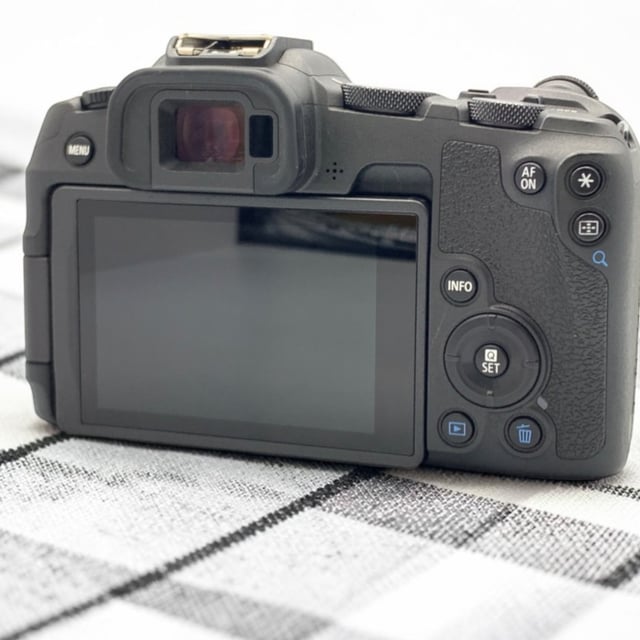 EOS R8 ボディ