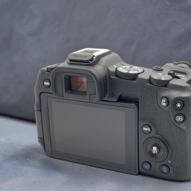 EOS R8 ボディ