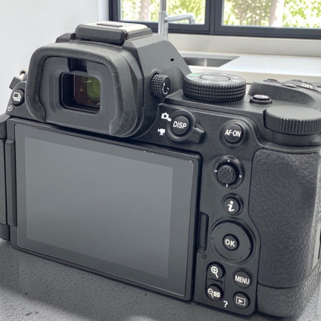 Z5II ボディ