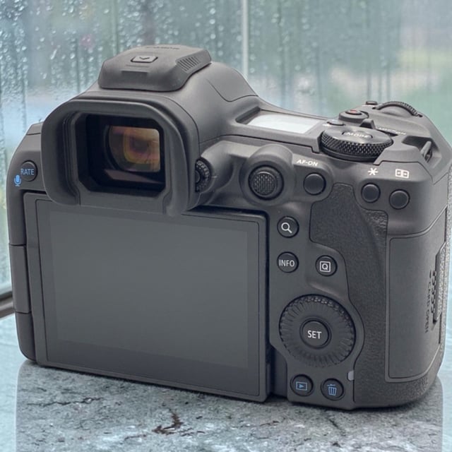 EOS R5 Mark II ボディ