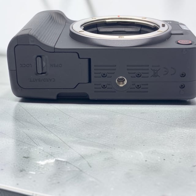 EOS R50 V ボディ "ブラック"