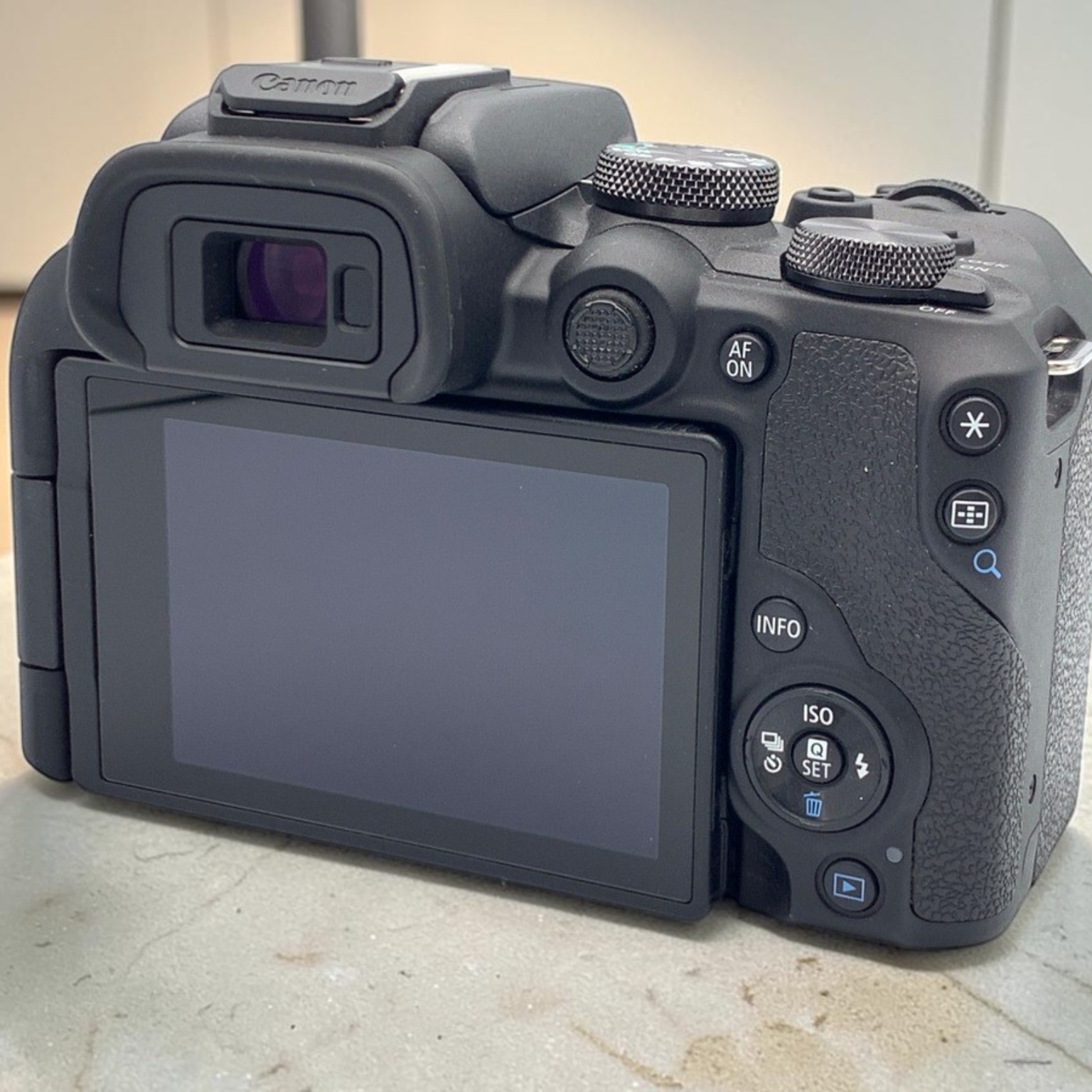 Canon EOS R10 ボディの中古 (美品)・¥103,180 by はるせ | みんなのカメラ