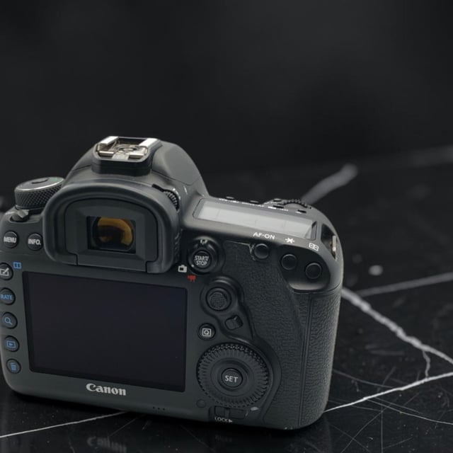 EOS 5D Mark IV ボディ