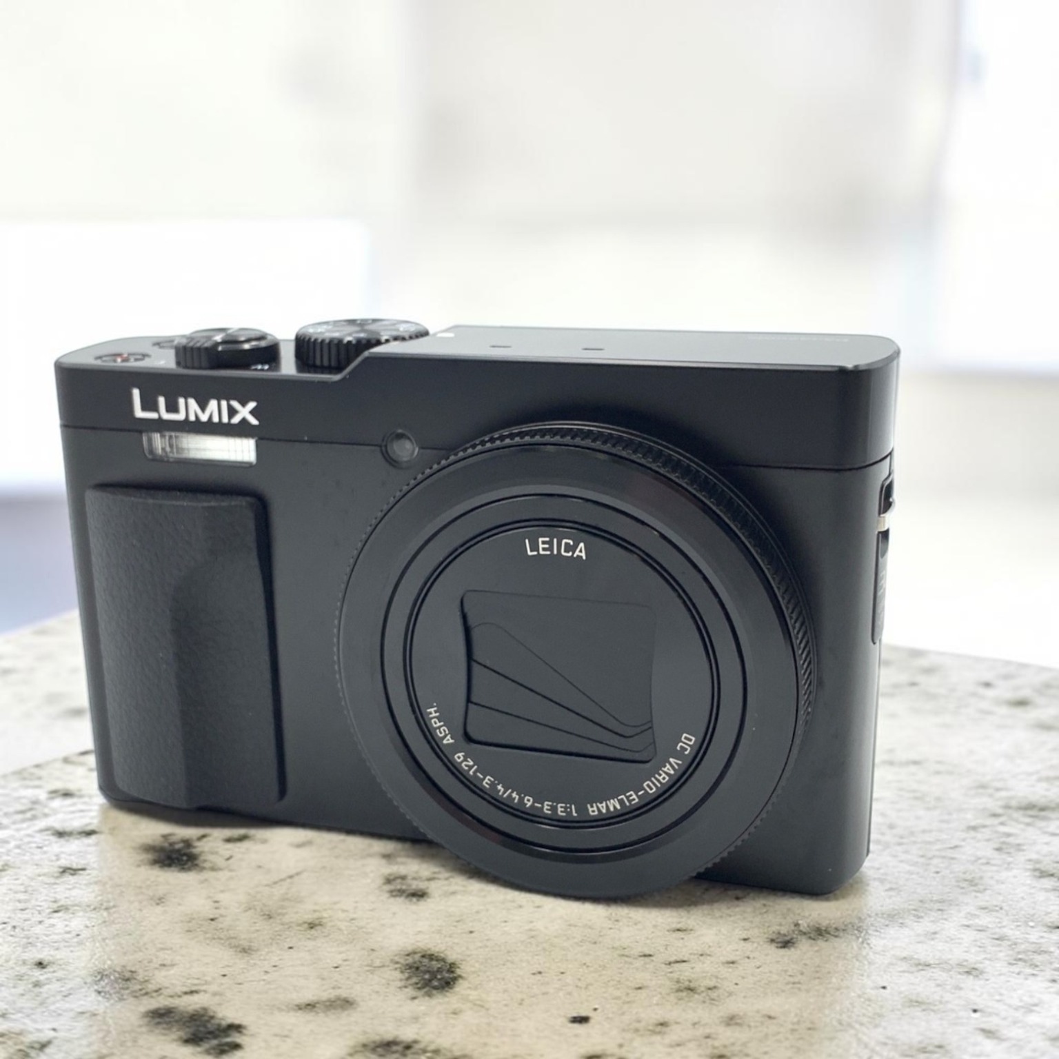 パナソニック LUMIX TZ99(DC-TZ99) 