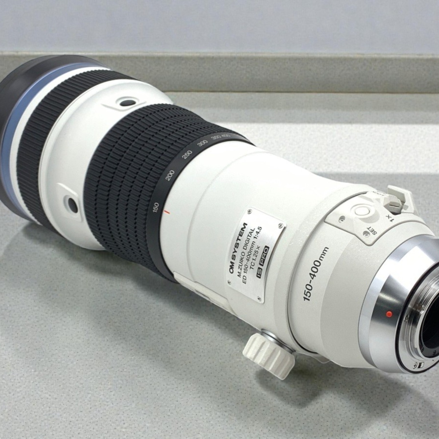 OM SYSTEM M.ZUIKO DIGITAL ED 150-400mm F4.5 TC1.25x IS PROの新品