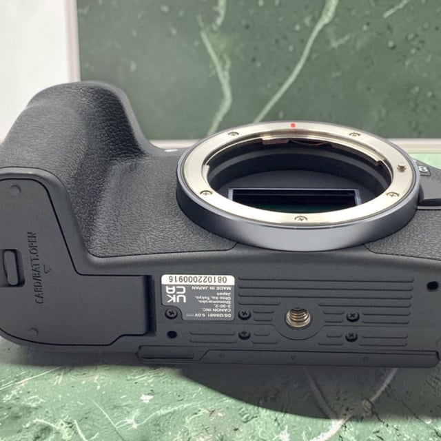 EOS R8 ボディ