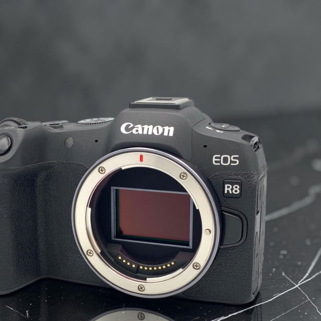 EOS R8 ボディ
