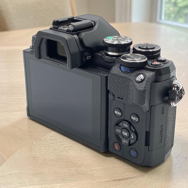 OM-D E-M10 Mark IV ボディ "ブラック"